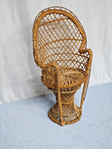 Kleiner korbstuhl puppenstuhl - kleiner,